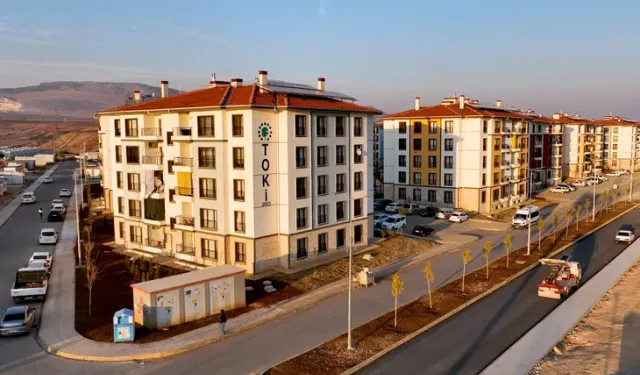 Bakan Kurum'dan deprem bölgesi paylaşımı