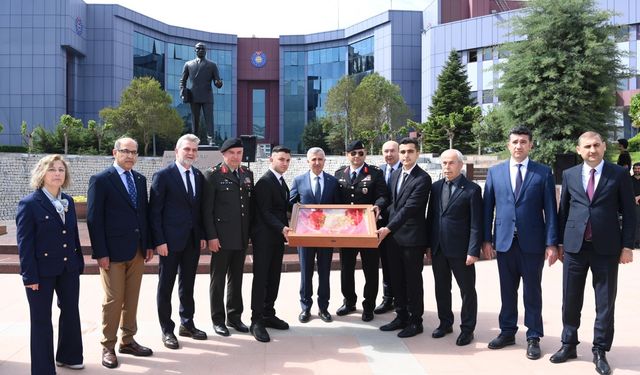 57. Piyade Alayı’nın Temsili Sancağı Törenle Çanakkale’ye Uğurlandı