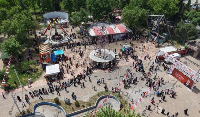 23 Nisan Coşkusu KAFUM’da Büyükşehir’in Şenliğinde Yaşanıyor