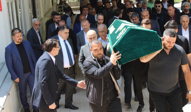 Gazeteci Mehmet Fiskeci Kardeşini Son Yolculuğuna Uğurladı