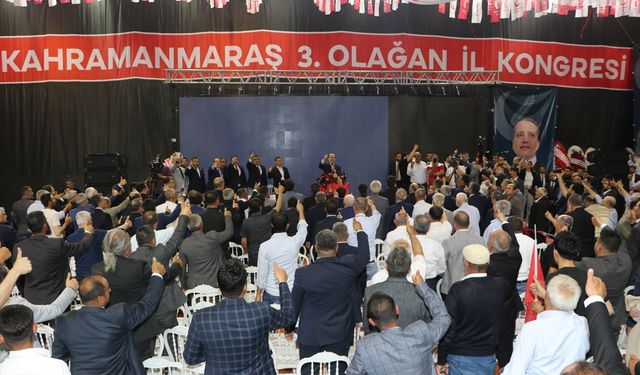 Yeniden Refah Partisi Genel Başkanı Erbakan, partisinin Kahramanmaraş Kongresi'nde konuştu: