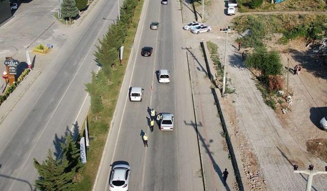 Kahramanmaraş'ta trafiği tehlikeye düşüren sürücüye 19 bin 684 lira para cezası kesildi