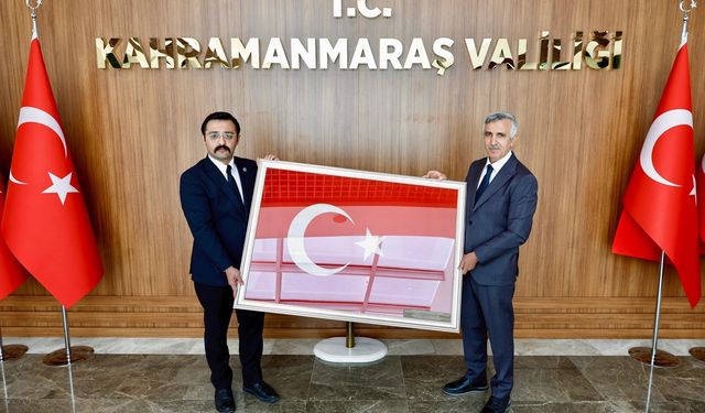 Başkan Şahbazlı’dan Vali Ünlüer’e Anlamlı Hediye