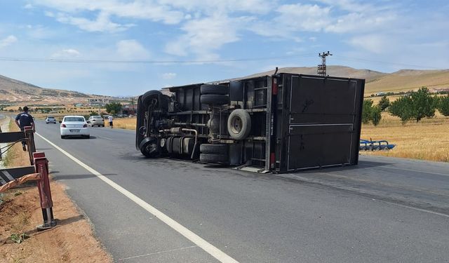 Kahramanmaraş'ta devrilen kamyonetteki 2 kişi yaralandı