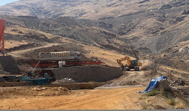 Kahramanmaraş'ta kamyonet ile inşaat malzemesi arasında kalan kişi öldü