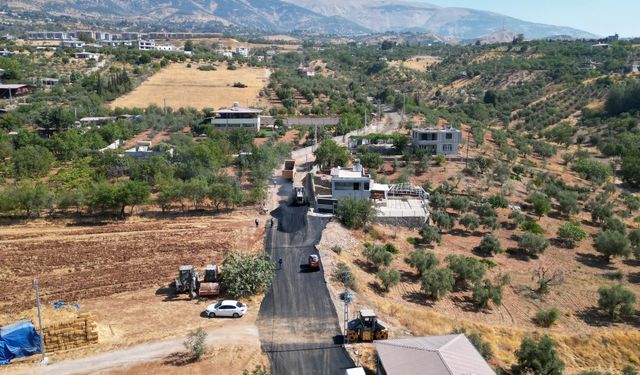 Dulkadiroğlu’nda Yol Yapım Seferberliğimiz Sıcak Asfalt Çalışmalarıyla Devam Ediyor