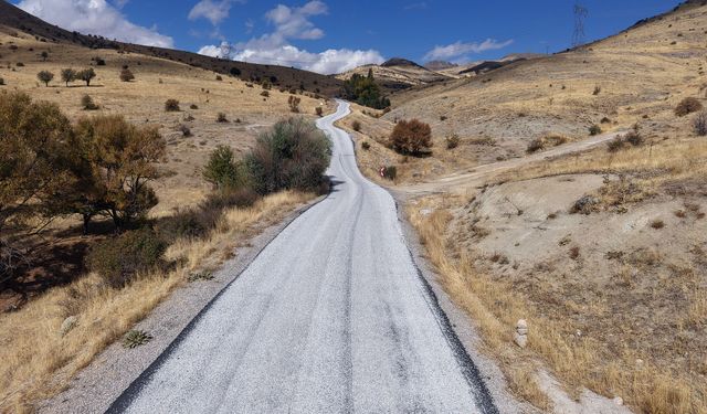 Büyükşehir, Elbistan Kırsalında 11 Kilometrelik Güzergahın Daha Ulaşımını İyileştirdi