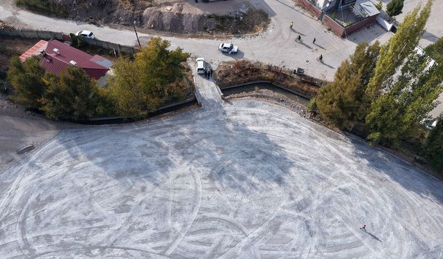 Büyükşehir, Elbistan Geçit Mahallesi’nde Sosyal Alanın Standardını İyileştirdi