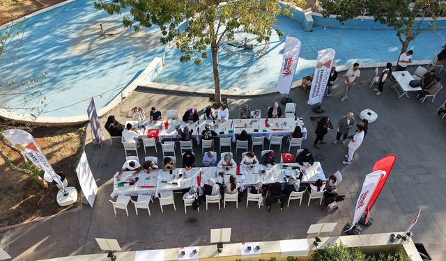 Gençler Tasarladı, Işıklar Filistin İçin Yandı