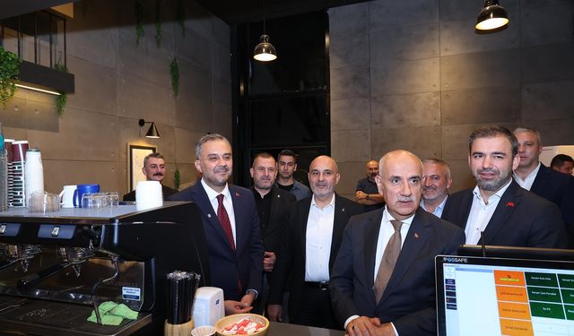 Vahit Kirişci’den Onikişubat Belediyesi’nin yeni markası KahveOn2’ye tam not