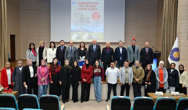 KSÜ’de “Cumhuriyetin 102. Yılında Kadın ve Aile” Paneli Gerçekleştirildi