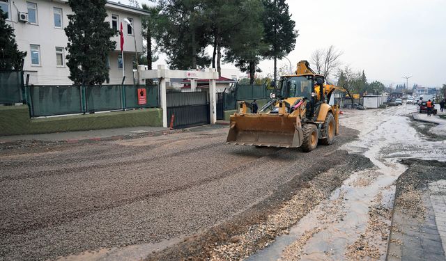 KASKİ Sahada; Sağanak Yağışın İzleri Bir Bir Siliniyor