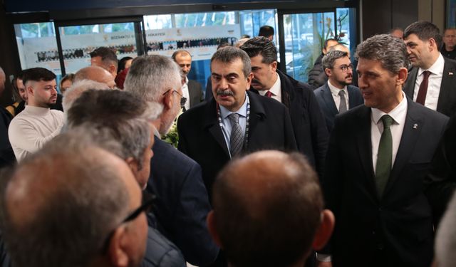 Milli Eğitim Bakanı Tekin Antalya'da partililerle buluştu