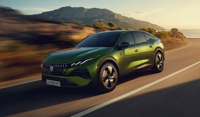 Peugeot yenilenen Peugeot 408 modelini tanıttı