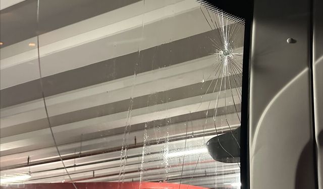 Trabzonspor'un Antalya deplasmanındaki takım otobüsüne taşlı saldırı