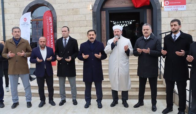 Yeniden inşa edilen Gazze Şehitleri Camisi ibadete açıldı