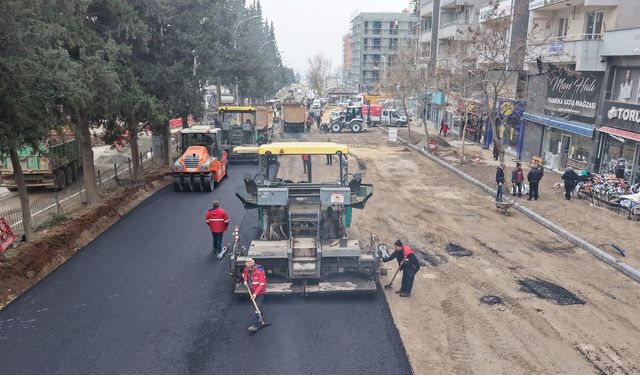 Azerbaycan Bulvarı’nda Altyapısı Tamamlanan Kısmın Üstyapısı Yenileniyor