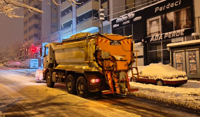 Büyükşehir’den Arterlerde Buzlanmaya Karşı Yoğun Tedbir