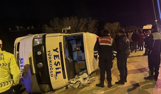 Kahramanmaraş'ta minibüsün devrilmesi sonucu 11 kişi yaralandı