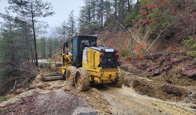Büyükşehir, Yağışların Oluşturduğu Tahribatları Bir Bir Ortadan Kaldırıyor