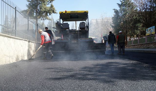 Büyükşehir, Dulkadiroğlu’nda Yol Yenilemelerini Sürdürüyor
