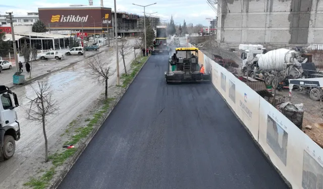 Büyükşehir, Dulkadiroğlu’nda Asfalt Mesaisini Sürdürüyor