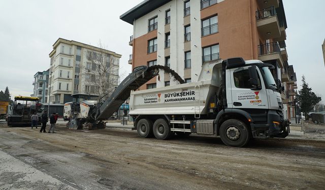 Büyükşehir, Dulkadiroğlu’nda Asfalt Yenileme Hamlesine Durmaksızın Devam Ediyor