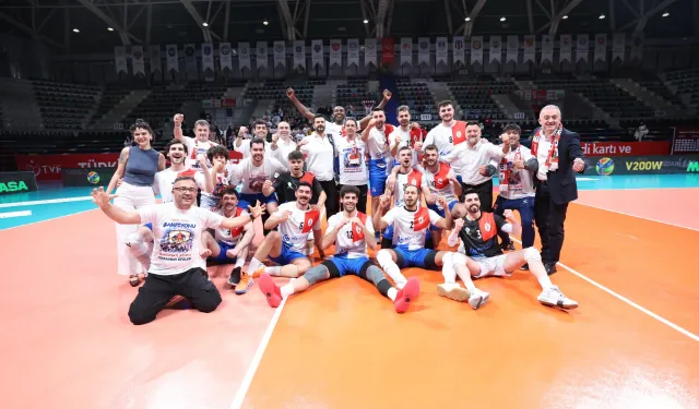 Edeler, artık Efeler Ligi’nde! Şampiyon Onikişubat Belediye Spor kupasına kavuştu