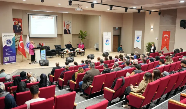 Uzman İsimler Otizmi Tüm Yönleriyle Ele Aldı