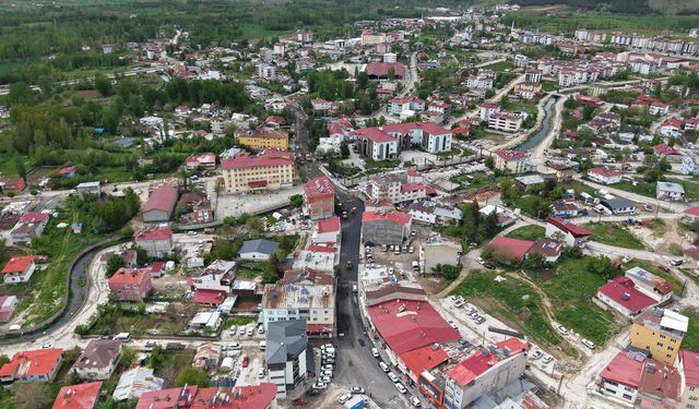 Büyükşehir, Göksun’da Atatürk ve Yunus Emre Caddelerinde Asfalt Serimine Başladı