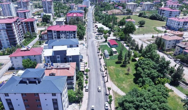 Büyükşehir, Elbistan’ın Caddelerini Yeniliyor