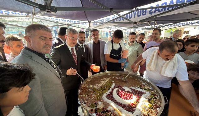 Kahramanmaraş’ta aşure etkinliği! Meydan doldu taştı