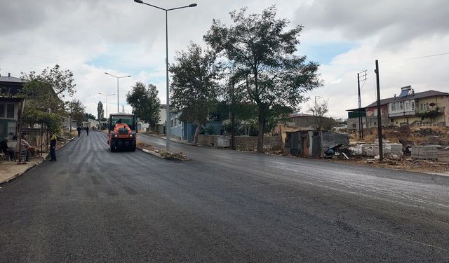 Büyükşehir’den Ekinözü’nde Altyapının Ardından Asfalt Mesaisi