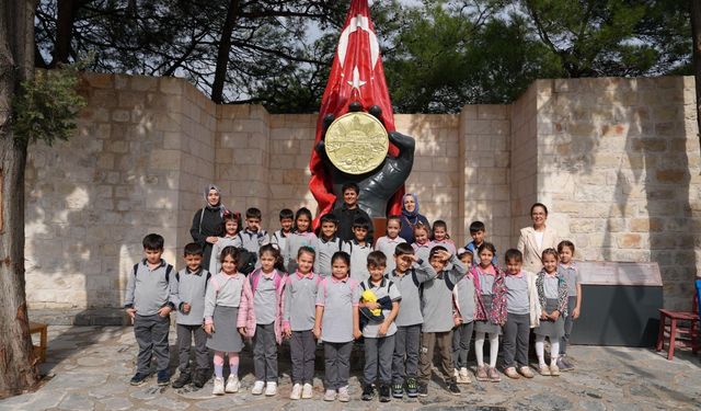 Büyükşehir, Edebiyat Şehri’nde Çocukların Dünyasını Kitaplarla Renklendiriyor