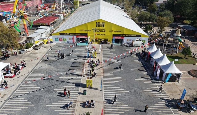 Anadolu’nun En Büyük Kitap Fuarı, Öğrencilerle Şenleniyor