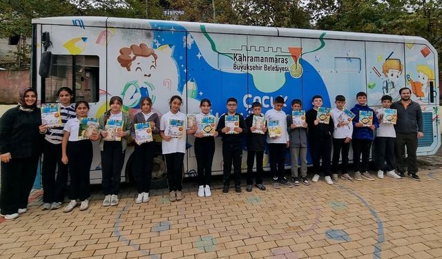 UNESCO Edebiyat Şehri’nde Kitap Sevgisi Mobil Kütüphaneyle Büyüyor