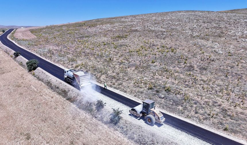 Büyükşehir, Elbistan Yapılıpınar’dan Malatya’ya Uzanan Yolu Asfaltlıyor