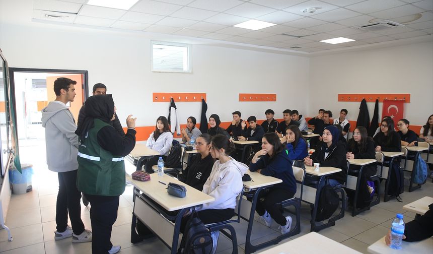 Kahramanmaraş'ta Yeşilaydan öğrencilere bağımlılıkla mücadele dersi