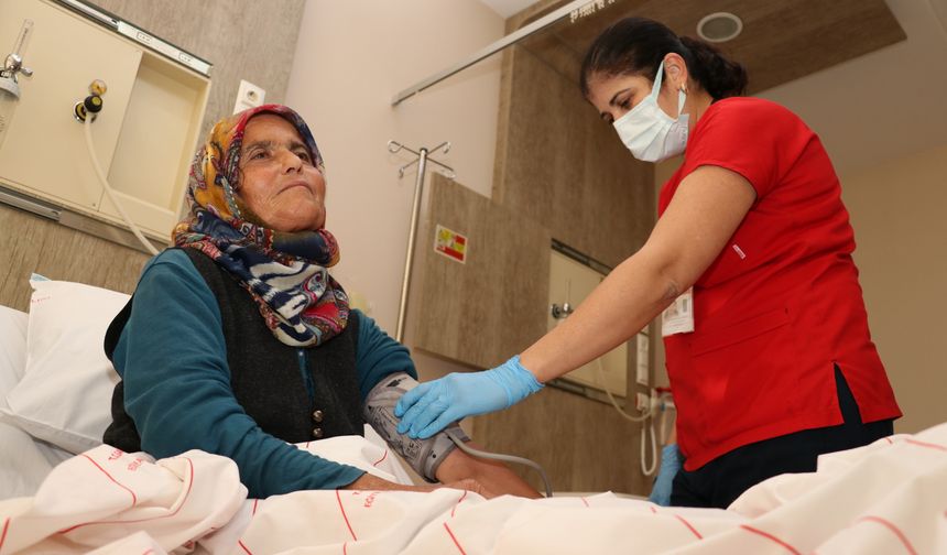 29 yıllık böbrek hastasının nakil hayali 45 dakikada çıkan bağışla gerçekleşti