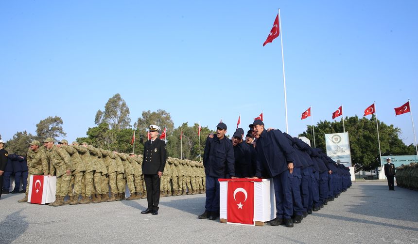 Eğitimlerini tamamlayan 1279 acemi er yemin etti