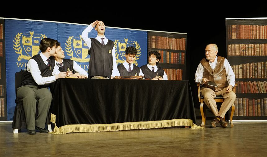 “Ölü Ozanlar Derneği” Sanatseverler Tarafından Büyük İlgi Gördü