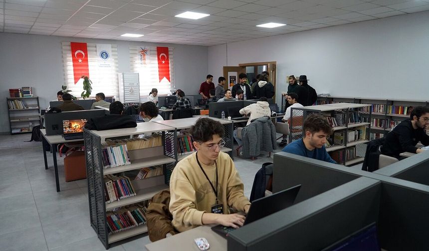 Oyun Geliştiren Gençler Pusula Maraş’ta Buluştu: “Madalyon Game Jam” Başladı