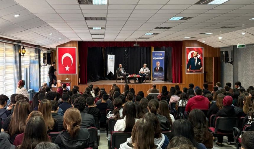 Yazar Mustafa Köneçoğlu, Andırın’da Öğrencilerle Buluştu