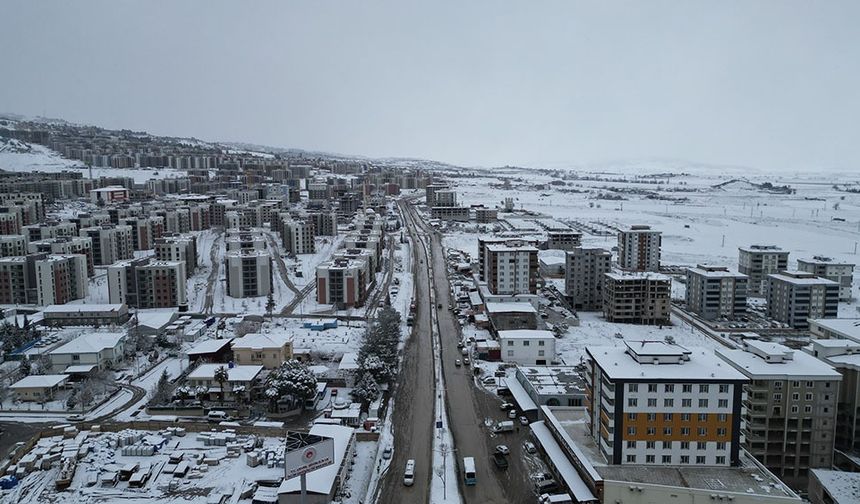 Dulkadiroğlu’nda Yoğun Kar Mesaisi: Ekipler 105 Mahallede Sahada