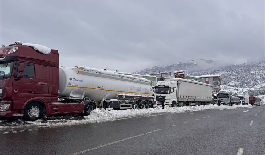 Kahramanmaraş'ta kar yağışı etkisini sürdürüyor