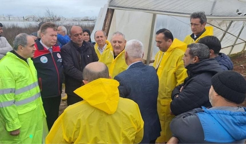 Su baskınından etkilenen seralara ziyaret