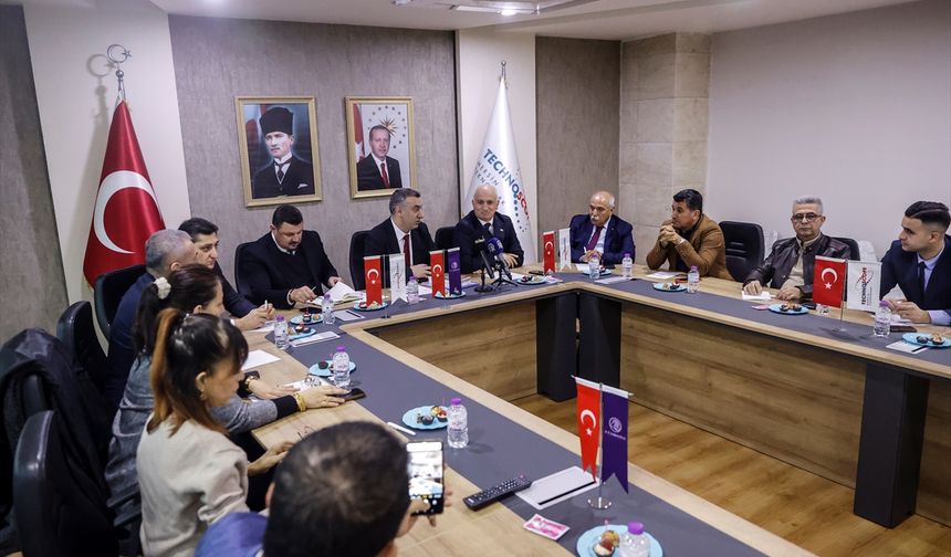 Turizm şirketinin yetkilileri sektör temsilcileriyle buluştu