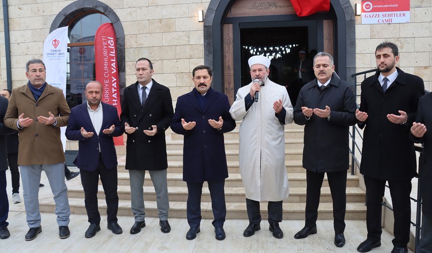 Yeniden inşa edilen Gazze Şehitleri Camisi ibadete açıldı