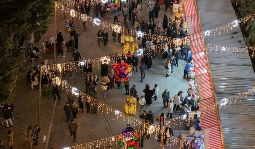 Sofralar Kuruldu, Gönüller Bir Oldu; Neşe Ramazan Sokağı’na Taştı