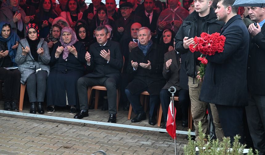 CHP Genel Başkanı Özel, Kahramanmaraş'ta ziyaretlerde bulundu